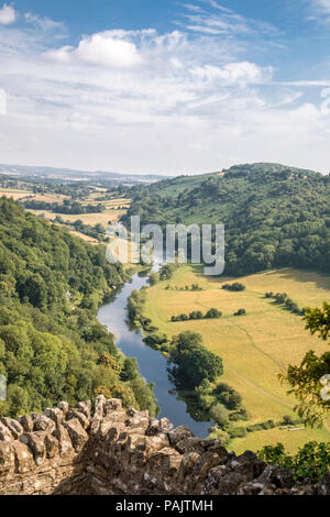 Una vista sul fiume Wye a Symonds Yat Rock, Herefordshire, Inghilterra, Regno Unito. Foto Stock