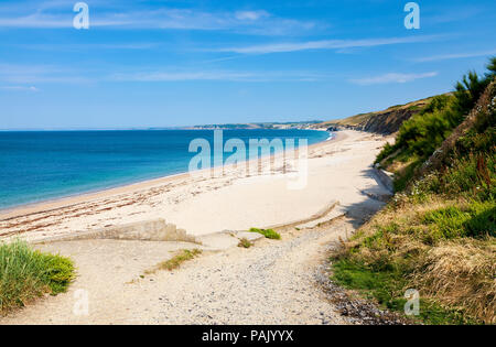 La vista lungo Porthleven sabbie dalla pesca Gunwalloe Cove Cornwall Inghilterra UK Europa Foto Stock