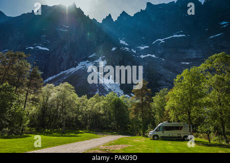 Trollveggen campeggio, Norvegia Foto Stock