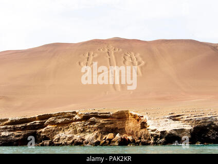 Geoglyph sulla costa peruviana vicino a Paracas Foto Stock