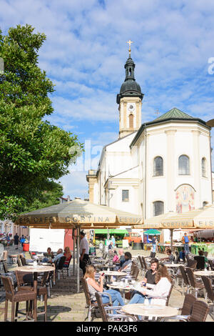 Traunstein: piazza del mercato, Stadtplatz Stadtpfarrkirche chiesa St. Oswald in Germania, in Baviera, Baviera, Alta Baviera, Baviera superiore Foto Stock