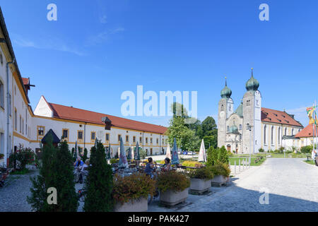 Altenmarkt an der Alz: Baumburg Abbey, monastero chiesa di Santa Margherita in Germania, in Baviera, Baviera, Alta Baviera, Baviera superiore Foto Stock