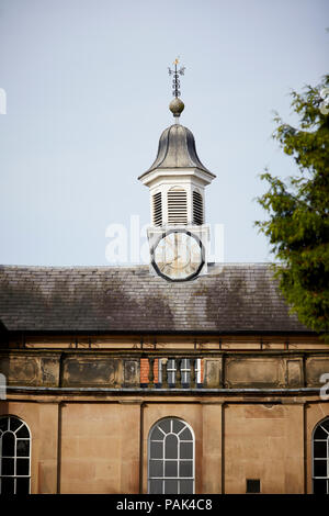 HADERDASHER della grammatica Adams Boarding School di Newport città mercato di Borough di Telford e Wrekin, Shropshire, Inghilterra Foto Stock