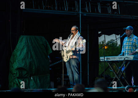 Edmonton, Alberta, Canada. 22 Luglio, 2018. Bruce Johnston suona con i Beach Boys a K-giorni di Edmonton. Credito: Ron Palmer/SOPA Immagini/ZUMA filo/Alamy Live News Foto Stock