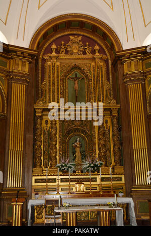 "La Valle dei caduti' è uno spagnolo complesso monumentale costruito tra il 1940 e il 1958 nel villaggio di El Escorial, nella Comunità di Madrid. La croce è alta 150 metri. Francisco Franco (1892-1975) del capo del governo spagnolo tra il 1938 e il 1973 ha ordinato la costruzione di questo monumento, dove i suoi resti resto con 33,872 combattenti della guerra civile, appartenenti a entrambi i lati. È la più grande fossa comune in Spagna. È il solo posto nell'Unione europea dove un dittatore è mantenuto il culto e la memoria. Franco era alleata con Adolf Hitler nella Seconda Guerra Mondiale. Il governo attuale anno Foto Stock