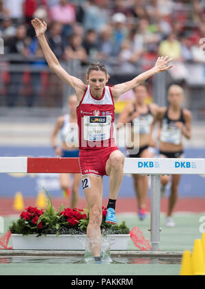 Norimberga, Deutschland. 22 Luglio, 2018. Antje MOELDNER-SCHMIDT (MoÌldner-Schmidt), 2° posto, LC Cottbus, azione, Fossato, final 3000m ostacoli donne su 22.07.2018. German Athletics Championships 2018, dal 20.07. - 22.07.2018 in Nuernberg/Germania. | Utilizzo di credito in tutto il mondo: dpa/Alamy Live News Foto Stock