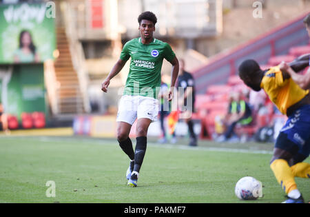 Londra UK 24 luglio 2018 - Bernardo di Brighton durante la partita di calcio pre-stagione tra Charlton Athletic e Brighton e Hove Albion allo stadio della Valle Credit: Simon Dack/Alamy Live News - solo per uso editoriale Foto Stock