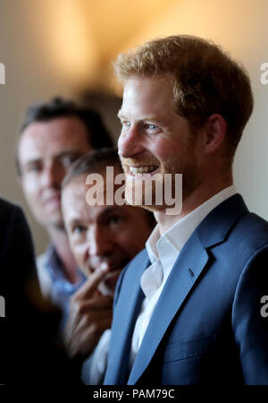 Il Duca di Sussex soddisfa da personalità della società olandese durante una visita ad Amsterdam. Foto Stock