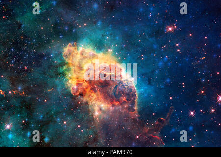 Carina Nebula nello spazio esterno. Gli elementi di questa immagine fornita dalla NASA. Foto Stock