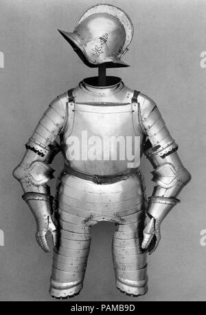 Composto metà Armor. Cultura: tedesco. Dimensioni: Wt. 58 lb. 26.31 (kg); peso del casco 4 lb. 3 oz. 1899.4 (g). Data: ca. 1540 e versioni successive. Museo: Metropolitan Museum of Art di New York, Stati Uniti d'America. Foto Stock