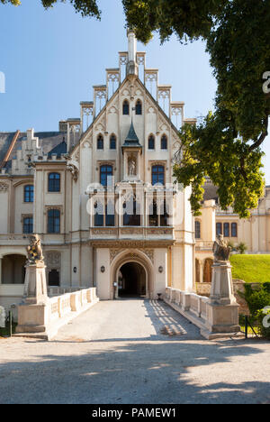 Il Castello di Grafenegg è il più ben noto esempio di romantico dello storicismo in Austria ed è una popolare destinazione turistica Foto Stock