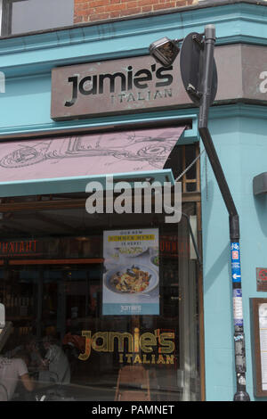 Oxford, Oxfordshire, Regno Unito. Il 23 giugno 2018. Regno Unito Meteo. Jamie's ristorante italiano nella pittoresca Oxford. Foto Stock