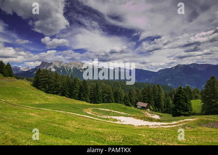 Vista panoramica dal Latemar montagna in Trentino Alto Adige Foto Stock