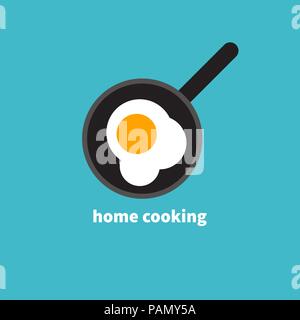 Home cibi cotti, uova fritte, uova fritte in padella e sana colazione, home cooking per colazione in caffetteria, frittata icona. Illustrazione Vettoriale Illustrazione Vettoriale