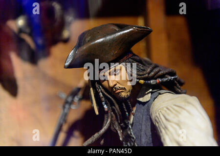 GENOVA, Italia - 4 Maggio 2016: Johnny Depp come Jack Sparrow, Pirati dei Caraibi, Internazionale museo del cinema di Genova, Italia. Museo con collezione di oltre Foto Stock