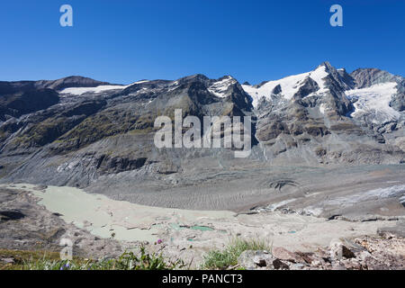 Austria, Carinzia, Alti Tauri Parco Nazionale, Grossglockner picco e del ghiacciaio Pasterze, vista da Kaiser-Franz-Josefs-Hoehe Foto Stock