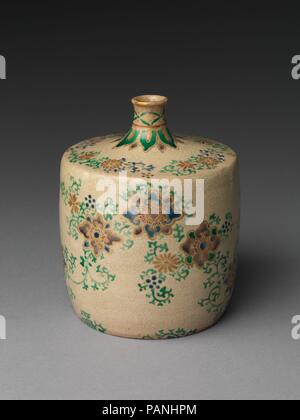 Bottiglia di Sake (Tokkuri). Cultura: il Giappone. Dimensioni: H. 6 × larg. 5 a. (15,2 × 12,7 cm). Data: ca. 1700-1750. Museo: Metropolitan Museum of Art di New York, Stati Uniti d'America. Foto Stock