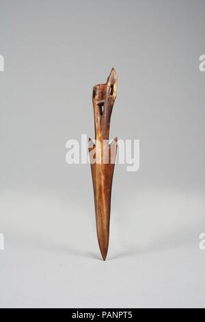 Harpoon testa. Cultura: isole Aleutian (?). Dimensioni: H. 3/4 x W. 3 1/4 in. (1,9 x 8,3 cm). Data: decimo secolo. Museo: Metropolitan Museum of Art di New York, Stati Uniti d'America. Foto Stock