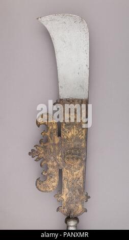 Fauchard. La cultura italiana, Venezia. Dimensioni: L. 9 ft. 6 1/4 in. (290.2 cm); L. di testa 38 a. (96,5 cm); W. 10 a. (25,4 cm); Wt. 13 libbre 7.5 oz. 6109.3 (g). Data: inizio del XVII secolo. Museo: Metropolitan Museum of Art di New York, Stati Uniti d'America. Foto Stock