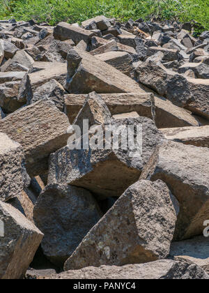 Rotture di colonne, Devil's Postpile Monumento Nazionale nei pressi di Mammoth Lakes, California. Foto Stock