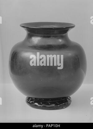 Ciotola. Cultura: American. Dimensioni: H. 5. (12,7 cm); Diam. 3 1/2 in. (8.9 cm). Data: 1830-50. Museo: Metropolitan Museum of Art di New York, Stati Uniti d'America. Foto Stock