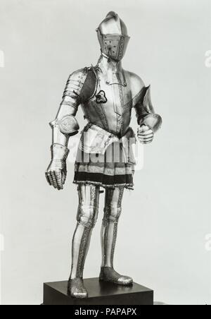 Armor. Cultura: tedesco. Dimensioni: H. come montato 67 1/2 in. (171,5 cm); Wt. 58 lb. 8 oz. 26.65 (kg). Data: ca. 1560. Museo: Metropolitan Museum of Art di New York, Stati Uniti d'America. Foto Stock