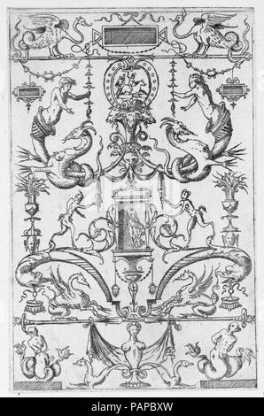 Pannello grottesca. Artista: Jacques Androuet Du Cerceau (francese, Parigi 1510/12-1585 Annecy). Dimensioni: foglio: 4 1/8 × 2 11/16 in. (10,5 × 6,8 cm). Serie/Portfolio: Petites grottesche. Data: 1550. Museo: Metropolitan Museum of Art di New York, Stati Uniti d'America. Foto Stock