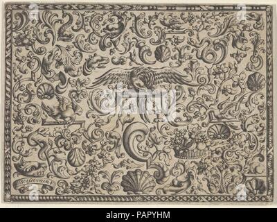 Pannello orizzontale con un uccello appollaiato al centro. Artista: J. Boissevain. Dimensioni: foglio: 2 7/16 x 3 1/4 in. (6,2 × 8,3 cm). Data: XVI-XVII secolo. Progettazione di ornamento con un grande uccello con ali spiegate al centro, circondato da vari motivi floreali, conchiglie, grottesche e animali, incluso un coniglio in basso a destra. Museo: Metropolitan Museum of Art di New York, Stati Uniti d'America. Foto Stock