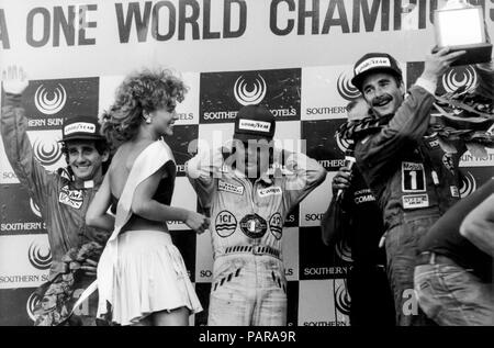 Podio, 1a Nigel Mansell (Williams Honda), 2° Keke Rosberg (Williams Honda),3° Alain Prost (Mc Laren Tag) , F1, GP,Sud Africa GP, Kyalami, 1985 Foto Stock