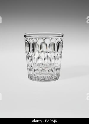 Tumbler. Cultura: American. Dimensioni: H. 3 3/4 in. (9.5 cm). Autore: Bakewell, pere e società (1836-1882). Data: 1850-70. Museo: Metropolitan Museum of Art di New York, Stati Uniti d'America. Foto Stock