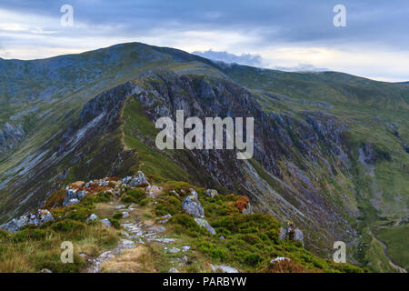 Carnedd Llewellyn dalla penna Yr Helgi Du, Snowdonia National Park, il Galles Foto Stock