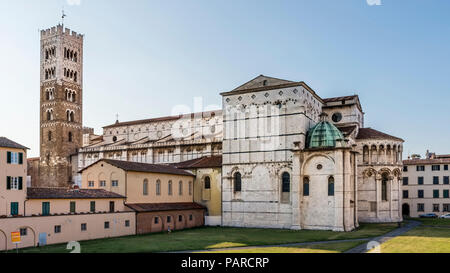 Magnifica vista della Cattedrale di San Martino di Lucca, Toscana, Italia Foto Stock