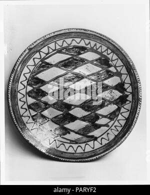 Piastra. Cultura: American. Dimensioni: diam. 10 1/2 in. (26,7 cm). Data: ca. 1840-60. Museo: Metropolitan Museum of Art di New York, Stati Uniti d'America. Foto Stock