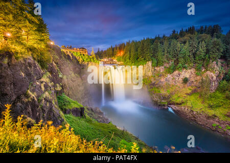 Cade la città, Washington, Stati Uniti d'America a Snoqualmie Falls. Foto Stock