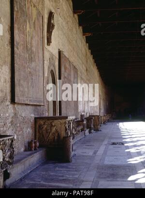 Interno-VISTA DE UNA DE LAS GALERIAS DEL MUSEO. Posizione: Camposanto, Pisa, Italia. Foto Stock