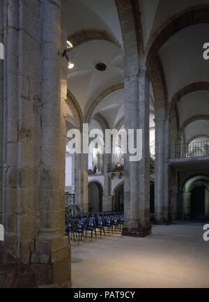 INTERIOR DE LA IGLESIA VISTA DESDE ONU LATERALE - (torte). Posizione: MUSEO DEL PUEBLO GALLEGO DE SANTIAGO DE COMPOSTELA CORUÑA, Spagna. Foto Stock