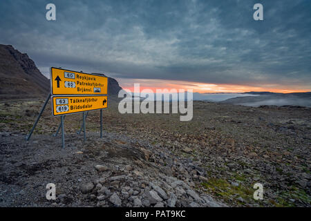 Cartello stradale, Area Dynjandi, West fiordi, Islanda Foto Stock