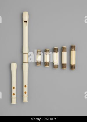 Galoubet. Cultura: francese. Dimensioni: Altezza (generale): 12 3/8 in. (31,4 cm). Autore: attribuito a Gilles Lot (francese, la couture Parigi 1721-1775). Data: ca. 1770. Museo: Metropolitan Museum of Art di New York, Stati Uniti d'America. Foto Stock