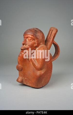 Tubo di lancio unico Monkey figura bottiglia con maniglia a fascia. Cultura: Moche. Dimensioni: H. 6 7/8 x W. 4 5/8 in. (17,5 x 11,8 cm). Data: 6-VII secolo. Museo: Metropolitan Museum of Art di New York, Stati Uniti d'America. Foto Stock