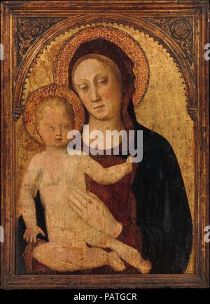 La Madonna e il bambino. Artista: Jacopo Bellini (italiano, veneziana, active 1424-70). Dimensioni: complessivamente, con parte superiore arcuata, 34 1/2 x 25 in. (87,6 x 63,5 cm); superficie dipinta 30 1/2 x 21 3/4 in. (77,5 x 55,2 cm). Data: probabilmente 1440s. Jacopo Bellini ha dominato la pittura veneta a metà anni del quindicesimo secolo e fu una figura chiave nella creazione del Rinascimento veneziano dipinto. Questo è uno dei suoi rari dipinti pervenutici, probabilmente fatto nel 1440s. Purtroppo la superficie del dipinto ha perso la maggior parte del suo pigmento. L' AMMENDA, danneggiato, il telaio è originale. Museo: Metropolitan Museum of Art di New Foto Stock