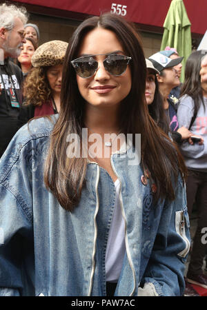 Los Angeles, CALIFORNIA, Stati Uniti. 21 gennaio 2017. 24 luglio 2018 - Singer Demi Lovato è stato ricoverato in ospedale dopo aver subito un'apparente overdose di droga. Foto del file: 21 gennaio 2017 - Los Angeles, California - Demi Lovato. Marcia delle donne a Los Angeles, California. Credito fotografico: F. Sadou/AdMedia credito: F. Sadou/AdMedia/Alamy Live News Foto Stock