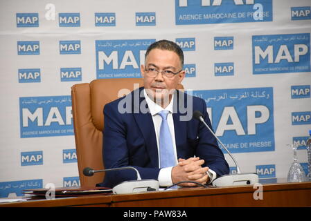 Rabat, Marocco. Il 24 luglio, 2018. Il presidente della Royal marocchino della Federazione di Calcio (FRMF) Fouzi Lekjaa parla durante una conferenza stampa a Rabat, Marocco, luglio 24, 2018. Fouzi Lekjaa ha confermato che allenatore francese Herve Renard è ancora in carica del paese della squadra nazionale. Credito: Aissa/Xinhua/Alamy Live News Foto Stock