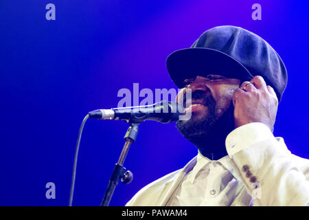 Cartagena, Spagna. Il 24 luglio, 2018. American Jazz cantante, Gregory Porter, durante la sua performance a La Mar de Musicas Festival. © ABEL F. ROS/Alamy Live News Foto Stock