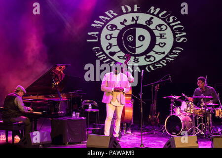 Cartagena, Spagna. Il 24 luglio, 2018. American Jazz cantante, Gregory Porter, durante la sua performance a La Mar de Musicas Festival. © ABEL F. ROS/Alamy Live News Foto Stock