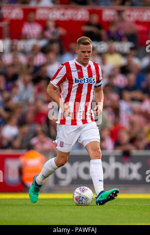 Xxv Luglio 2018, bet365 Stadium, Stoke-on-Trent, Inghilterra; pre stagione amichevole di calcio, Stoke City rispetto a Wolverhampton Wanderers; Ryan Shawcross di Stoke City Foto Stock