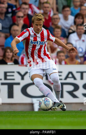 Xxv Luglio 2018, bet365 Stadium, Stoke-on-Trent, Inghilterra; pre stagione amichevole di calcio, Stoke City rispetto a Wolverhampton Wanderers; Moritz Bauer di Stoke City Foto Stock