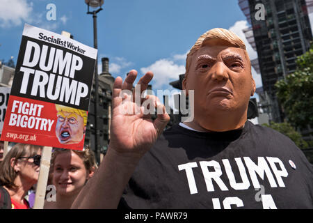 Anti Trump protesta durante la sua visita a Londra. Il centro di Londra del 13 luglio 2018 Foto Stock