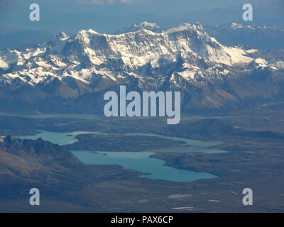 Vista aerea del Cerro San Lorenzo, 2. il picco più alto della Patagonia, tra Argentina e Cile Foto Stock