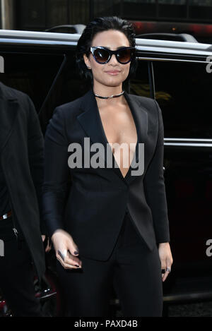 Cantautrice Demi Lovato assiste Billboard del decimo annuale di Donne in musica a Cipriani 42nd Street su dicembre 11, 2015 in New York City. Foto Stock