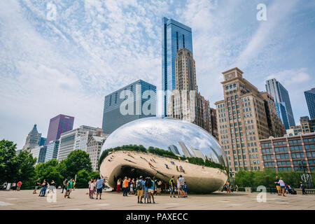Il Cloud Gate, al Millennium Park di Chicago, Illinois Foto Stock